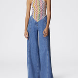 Top con scollo all'americana