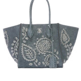 Borsa Maggie in camoscio ricamato