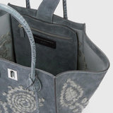 Borsa Maggie in camoscio ricamato