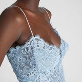 Abito ricami in pizzo