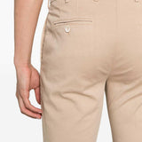 Pantaloni chino vita media